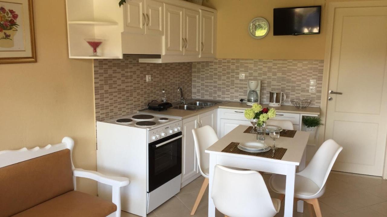 Villa Tina Country Beach Apartments Acharavi  Eksteriør billede